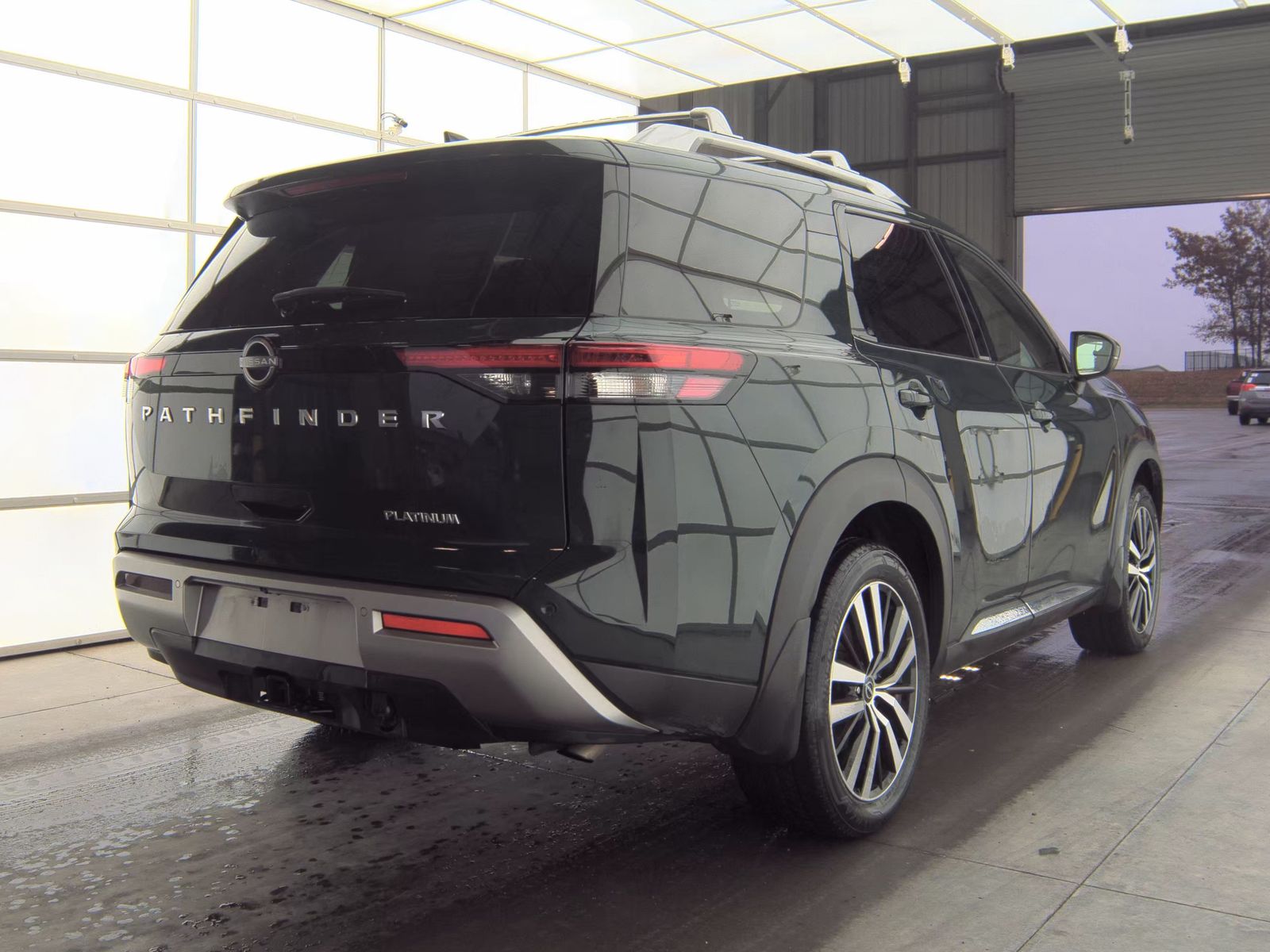 2024 Nissan Pathfinder Platinum FWD