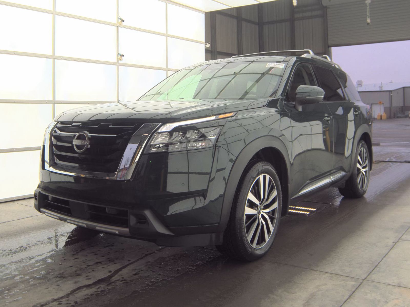 2024 Nissan Pathfinder Platinum FWD