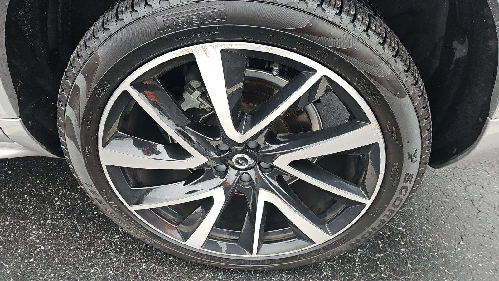 2023 Volvo XC90 B6 Plus AWD