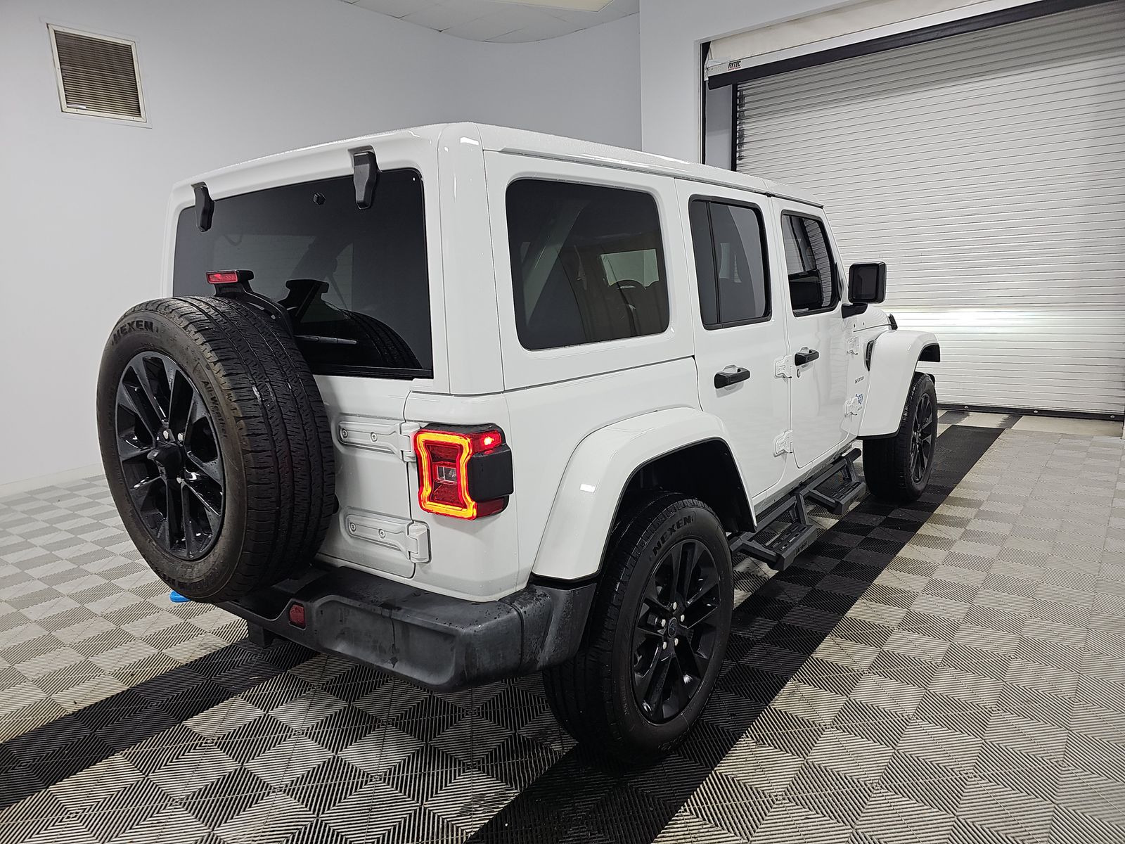 2024 Jeep Wrangler 4xe Sahara AWD