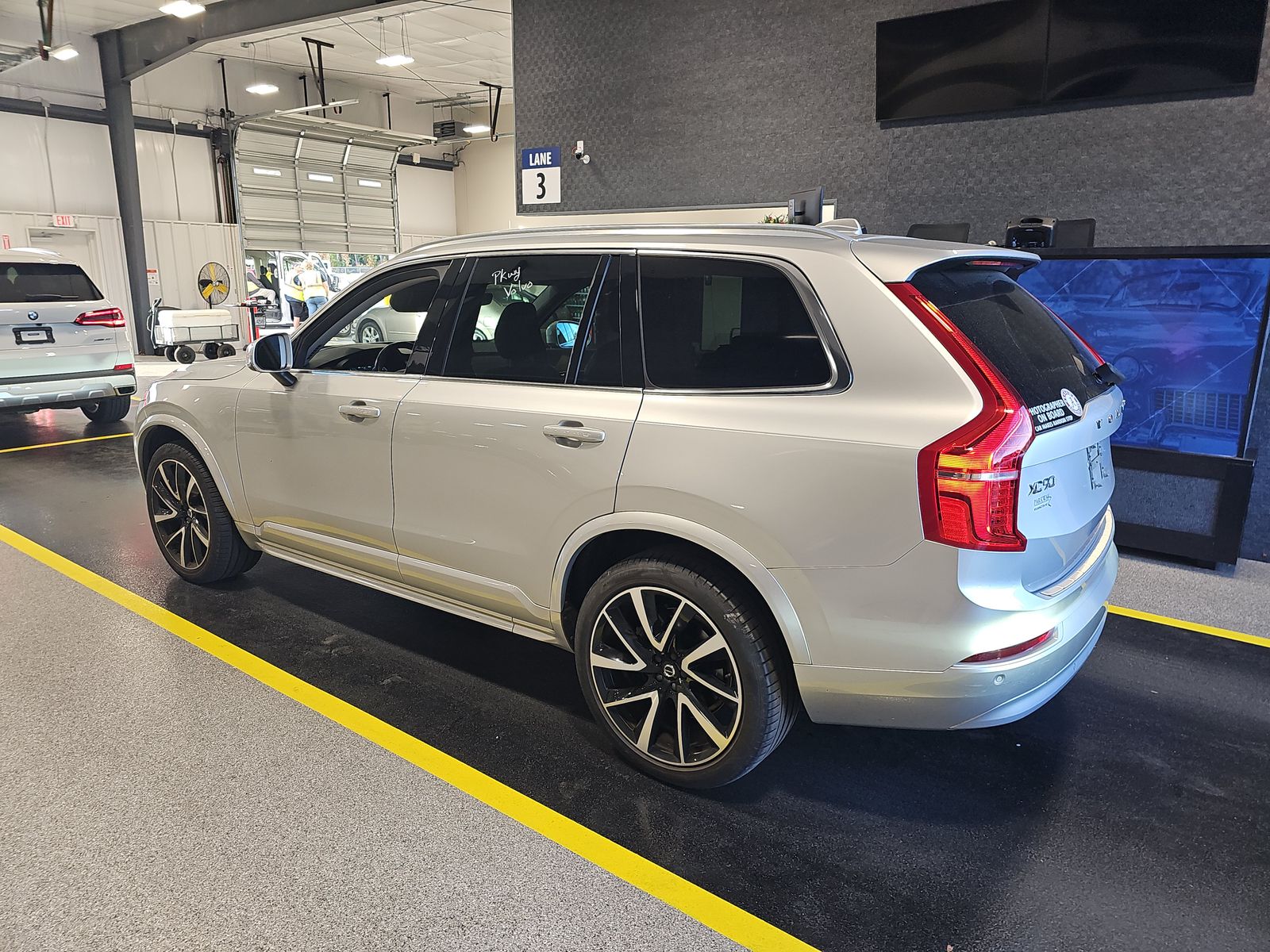 2022 Volvo XC90 T6 Momentum AWD