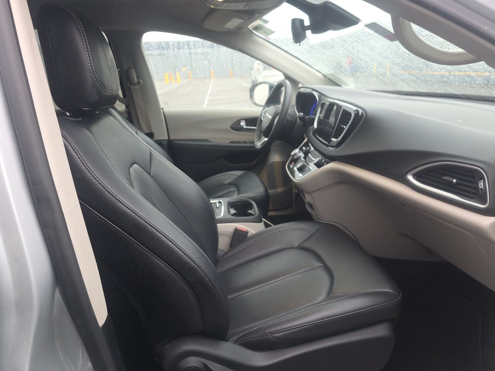 2024 Chrysler Pacifica Touring L FWD