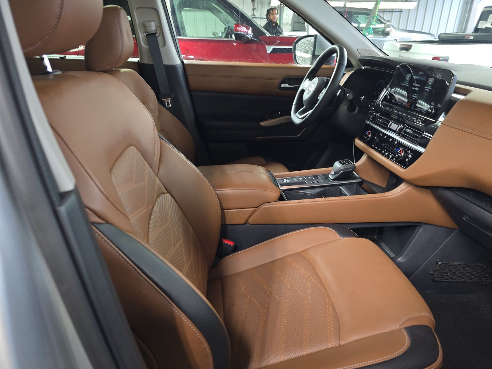 2024 Nissan Pathfinder Platinum FWD