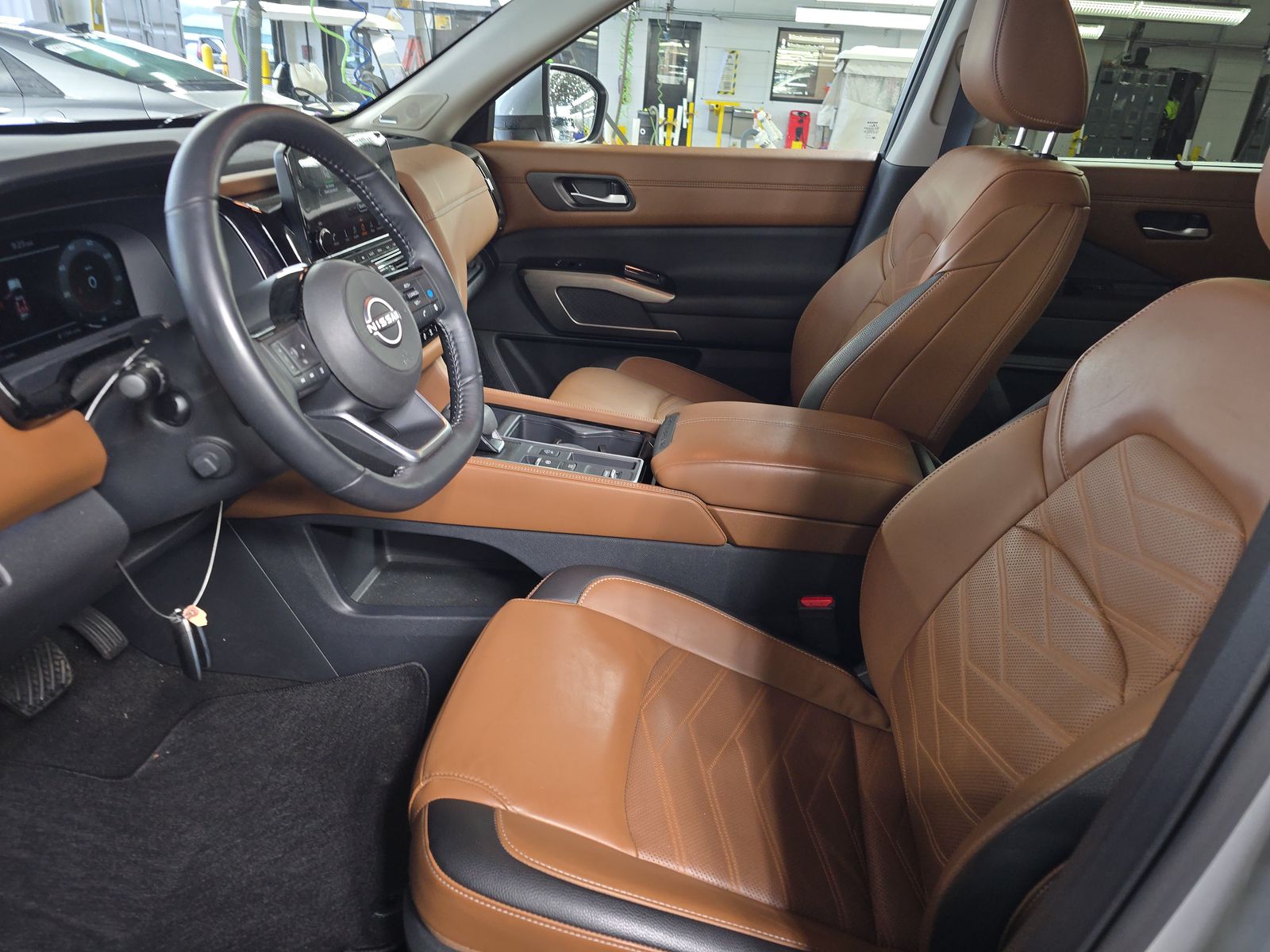 2024 Nissan Pathfinder Platinum FWD