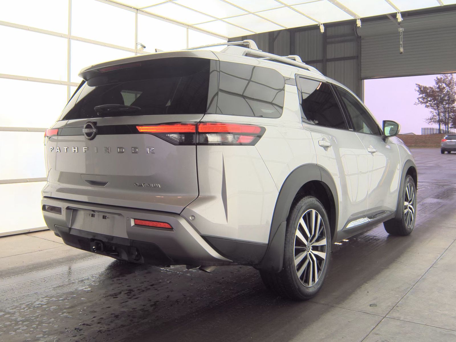 2024 Nissan Pathfinder Platinum FWD