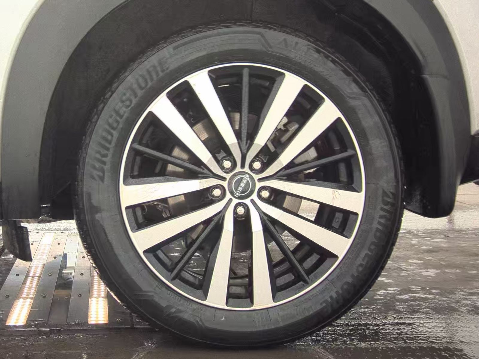 2024 Nissan Pathfinder Platinum FWD