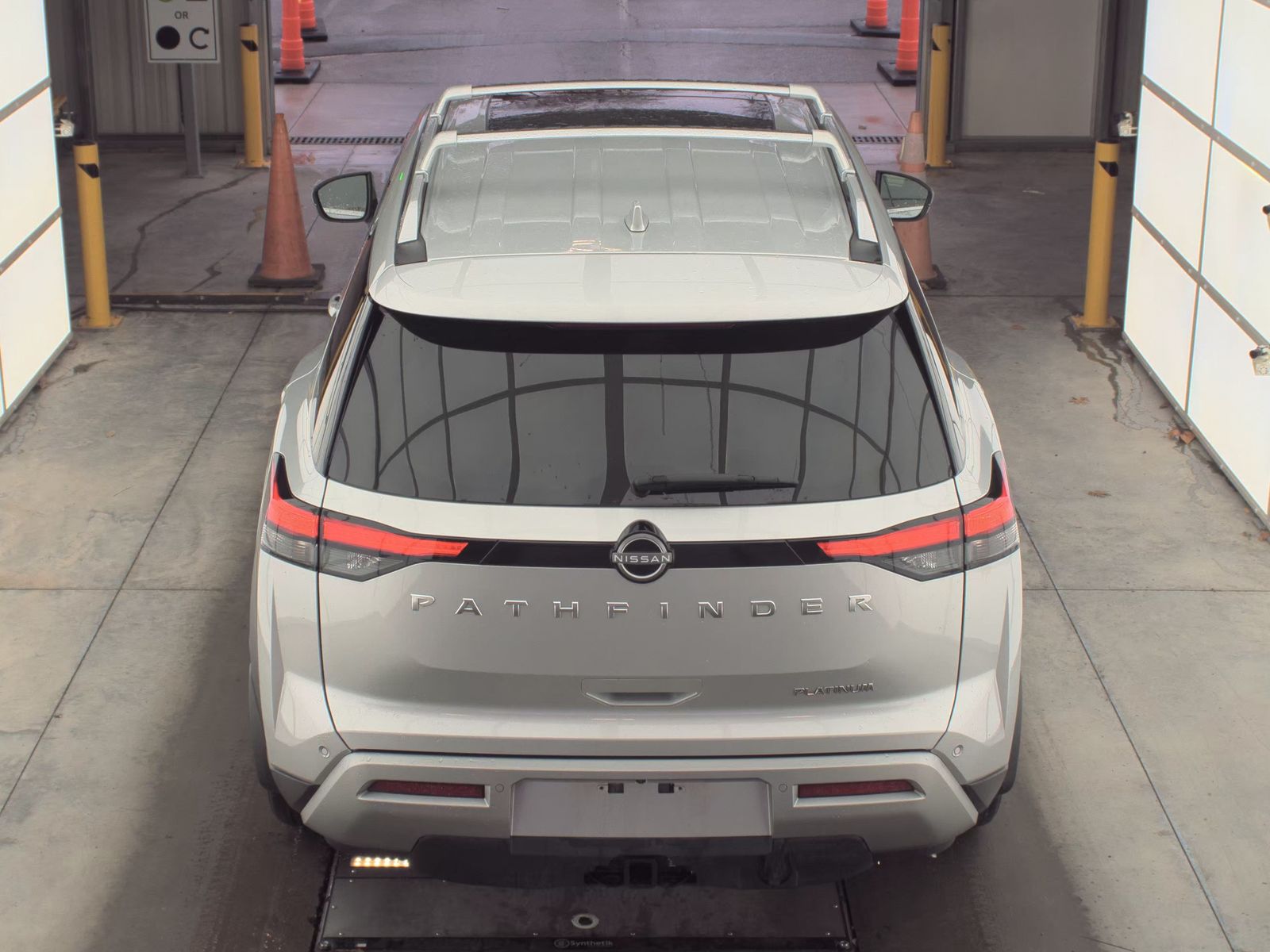 2024 Nissan Pathfinder Platinum FWD