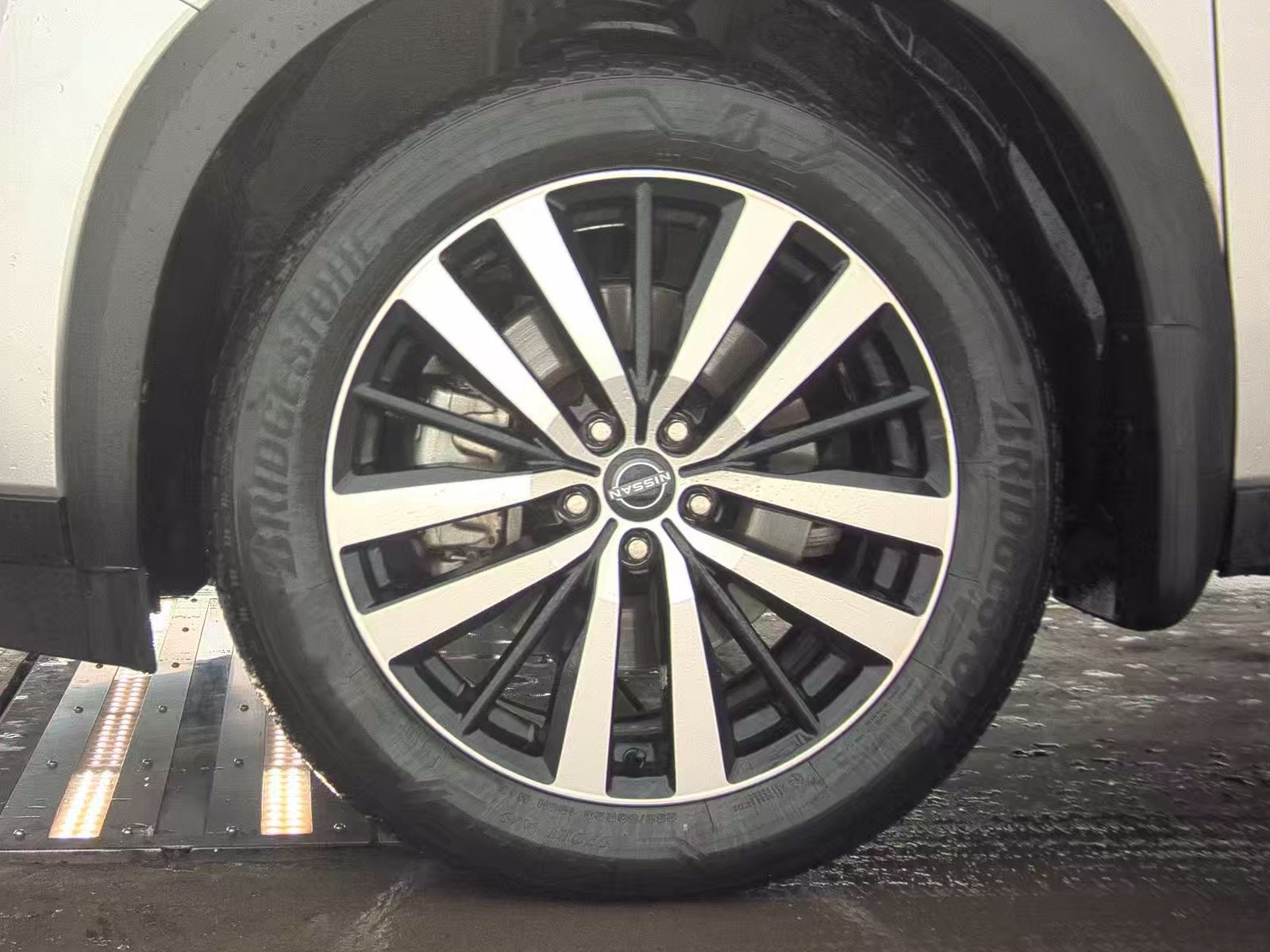 2024 Nissan Pathfinder Platinum FWD