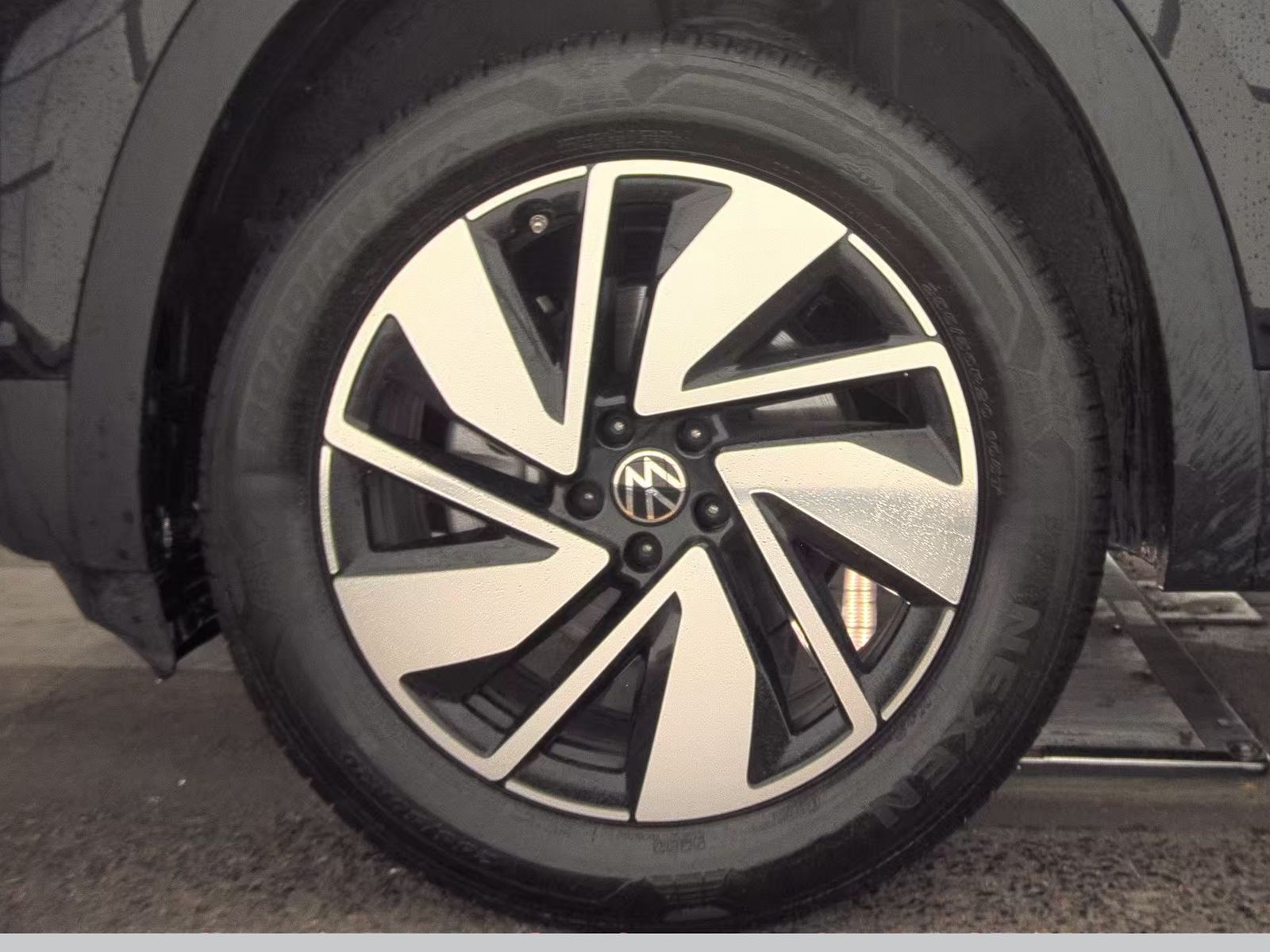 2025 Volkswagen Atlas 2.0T SE AWD