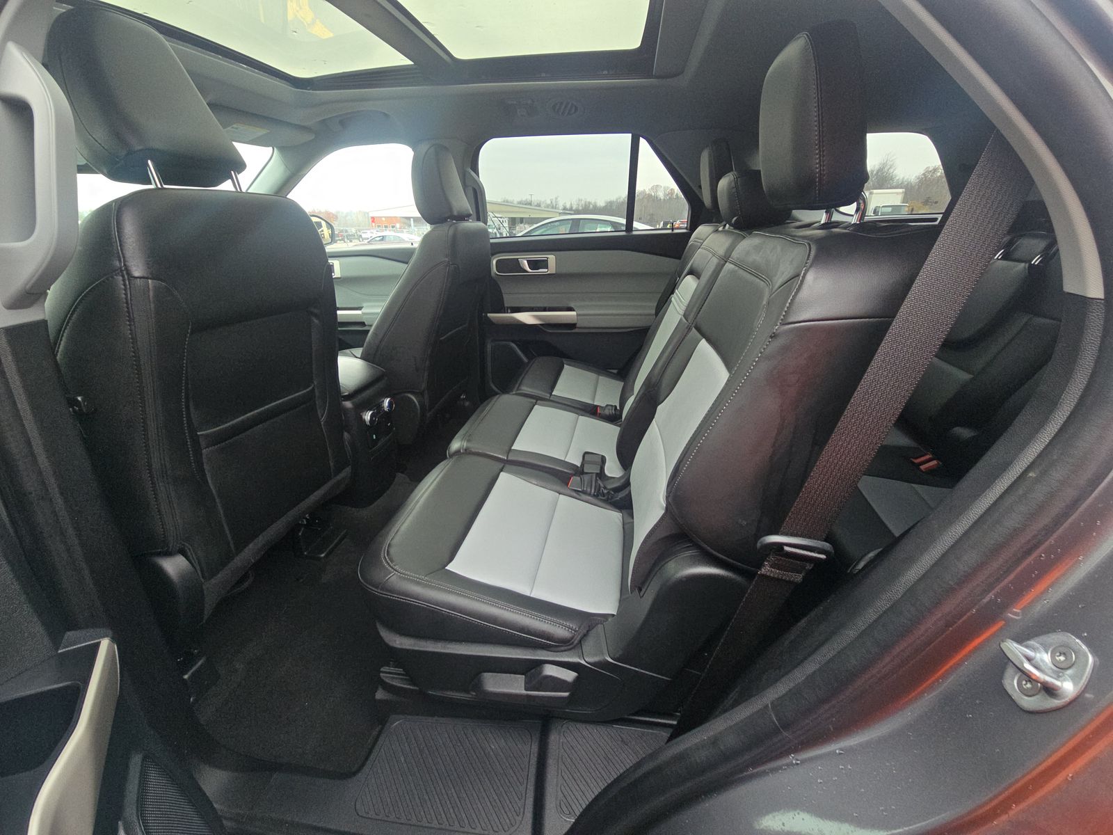 2022 Ford Explorer XLT AWD