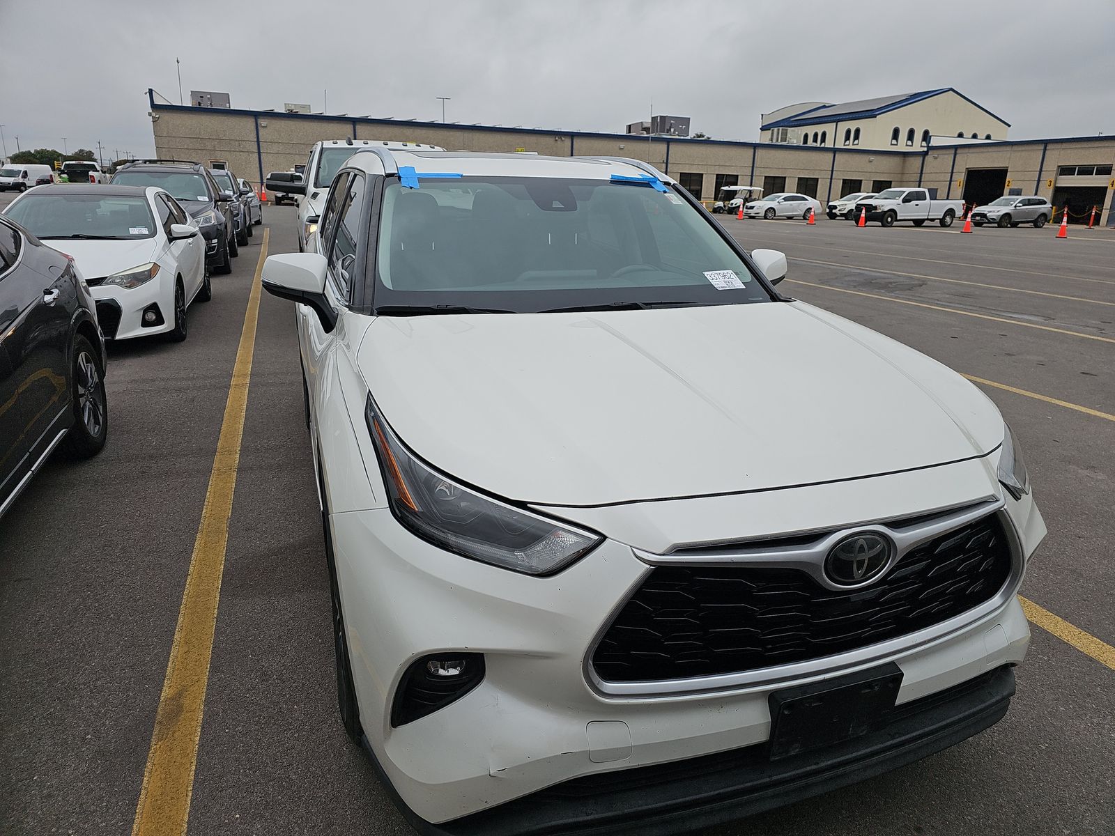 2021 Toyota Highlander XLE FWD