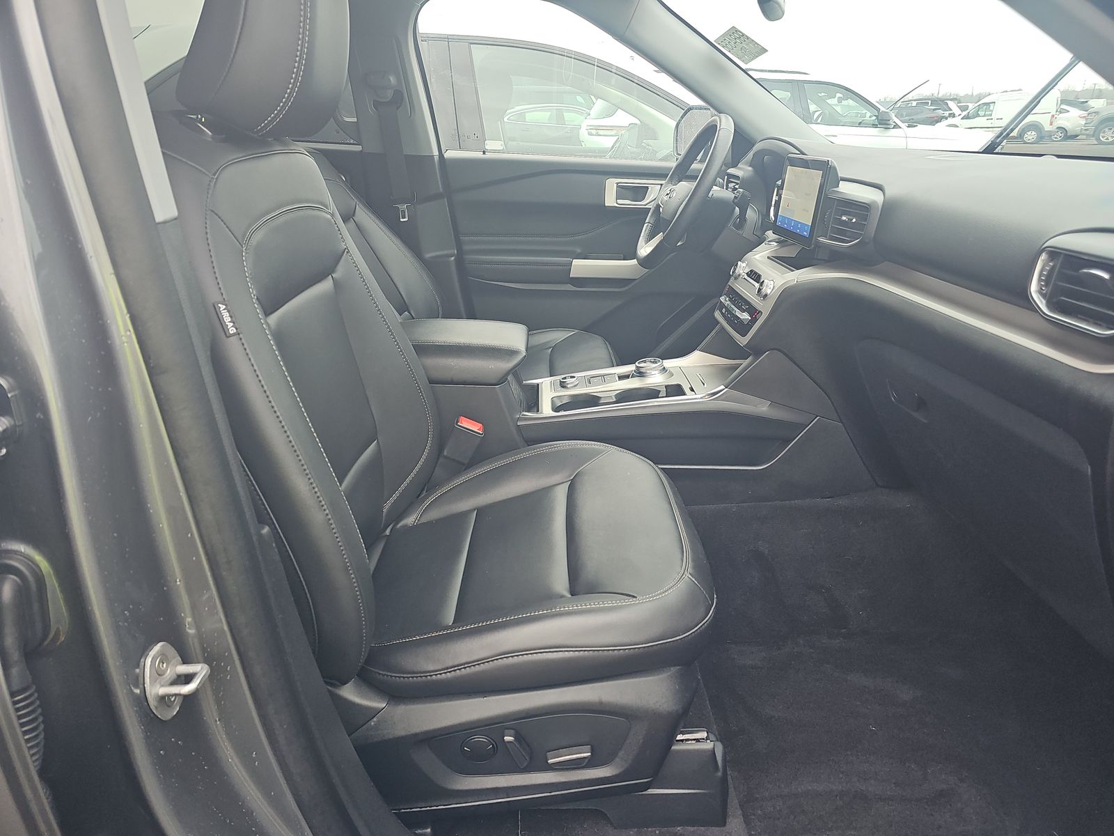 2023 Ford Explorer XLT AWD