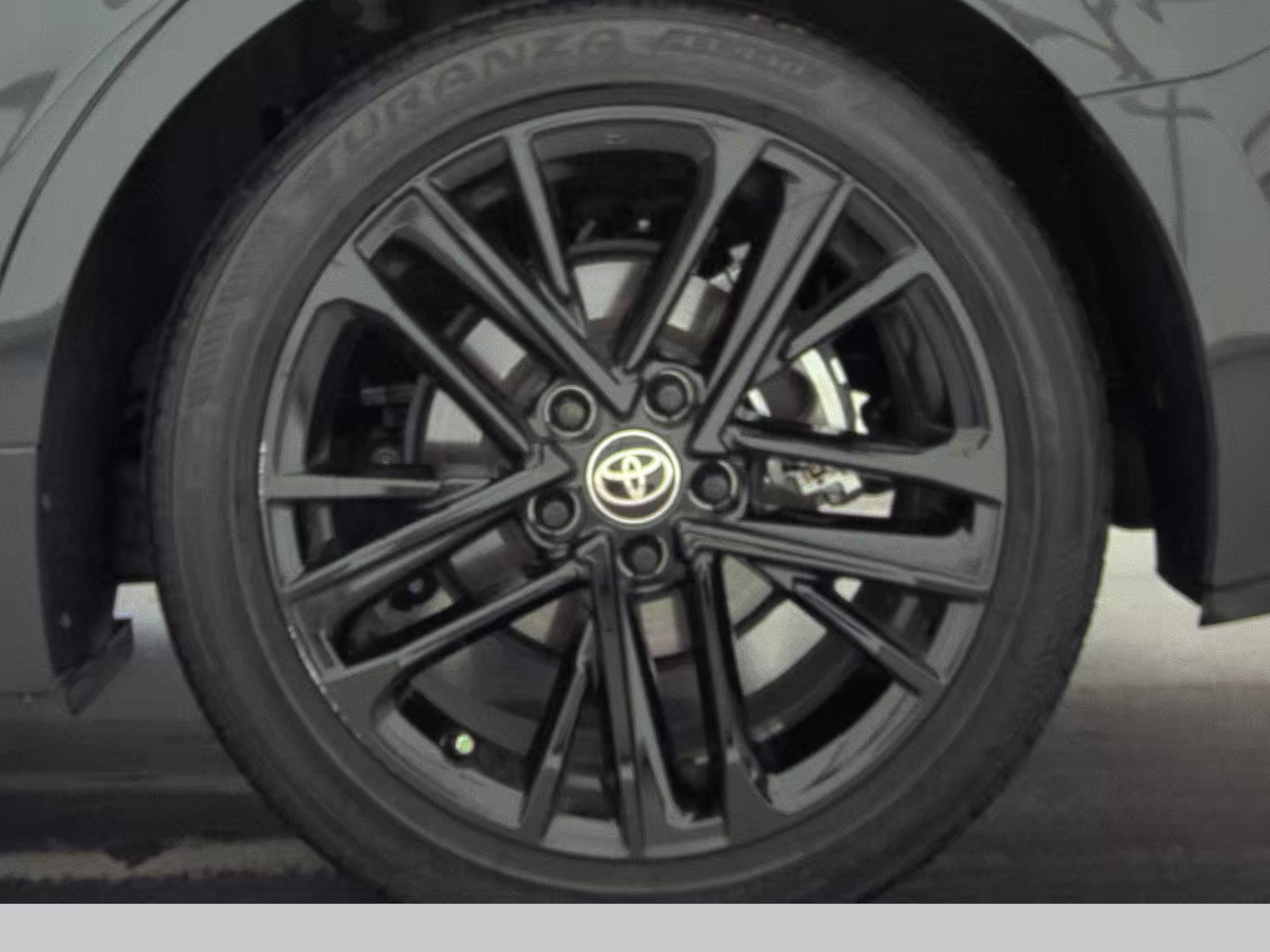 2025 Toyota Camry SE FWD