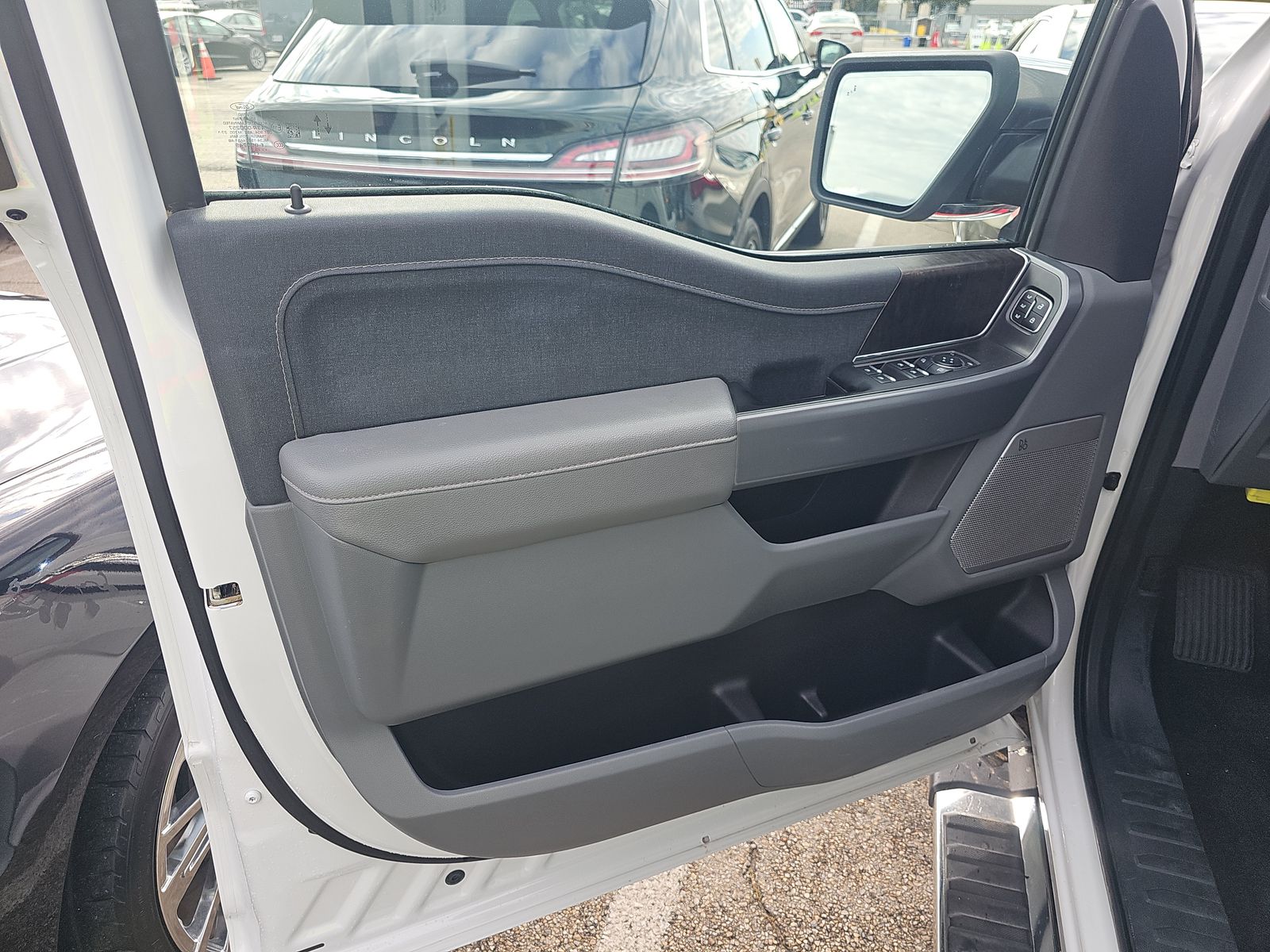 2023 Ford F-150 Lariat AWD