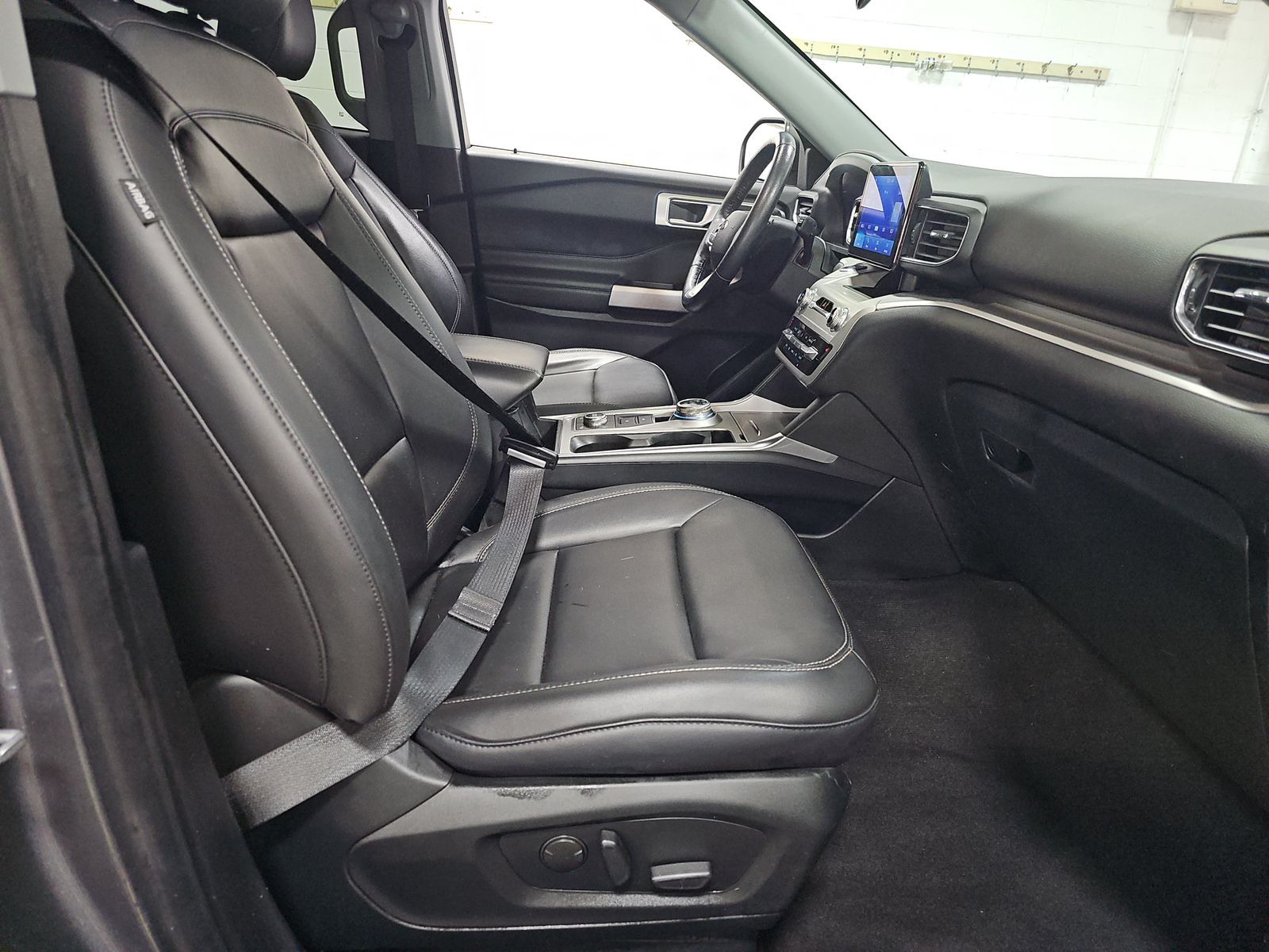 2022 Ford Explorer XLT AWD