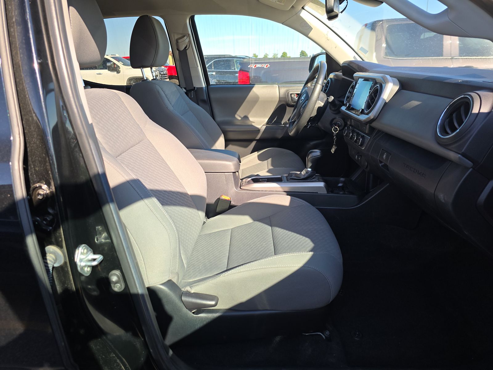 2022 Toyota Tacoma SR5 AWD