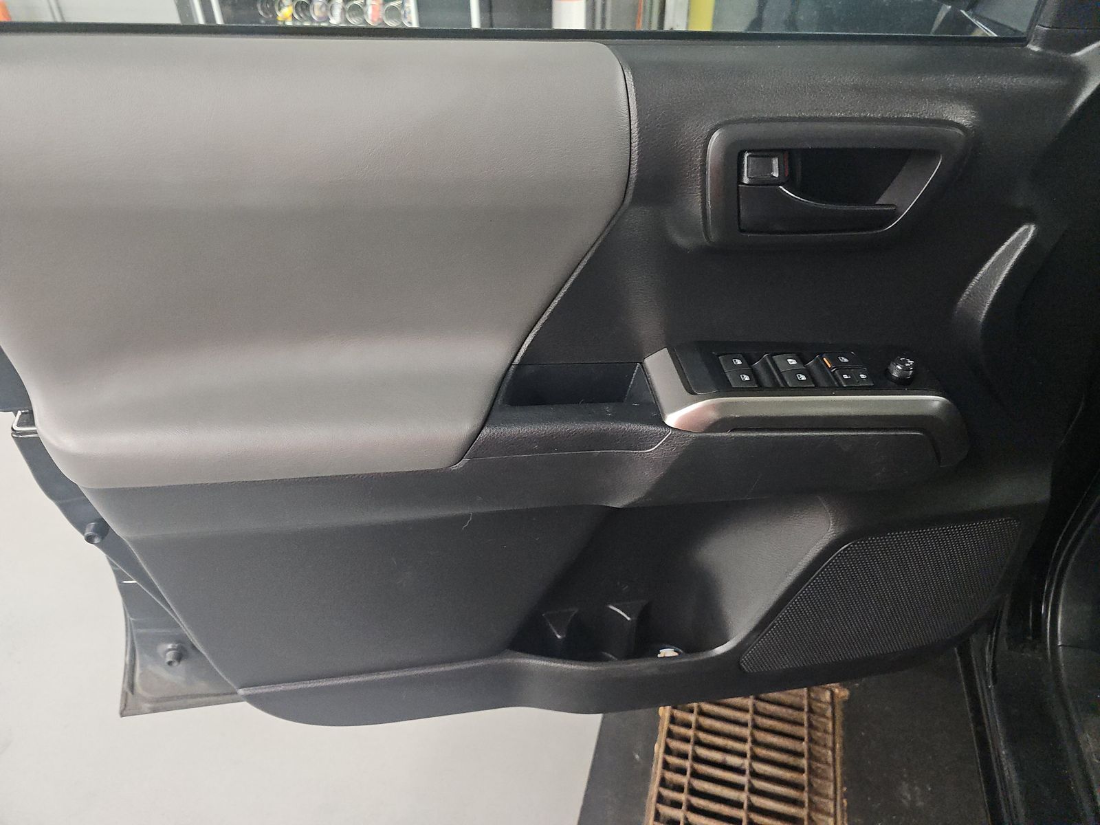 2022 Toyota Tacoma SR5 AWD