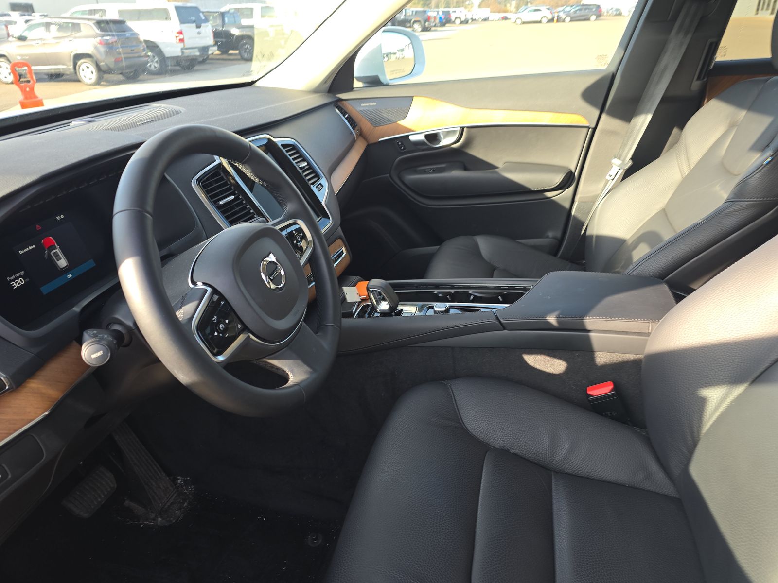 2024 Volvo XC90 B6 Plus AWD