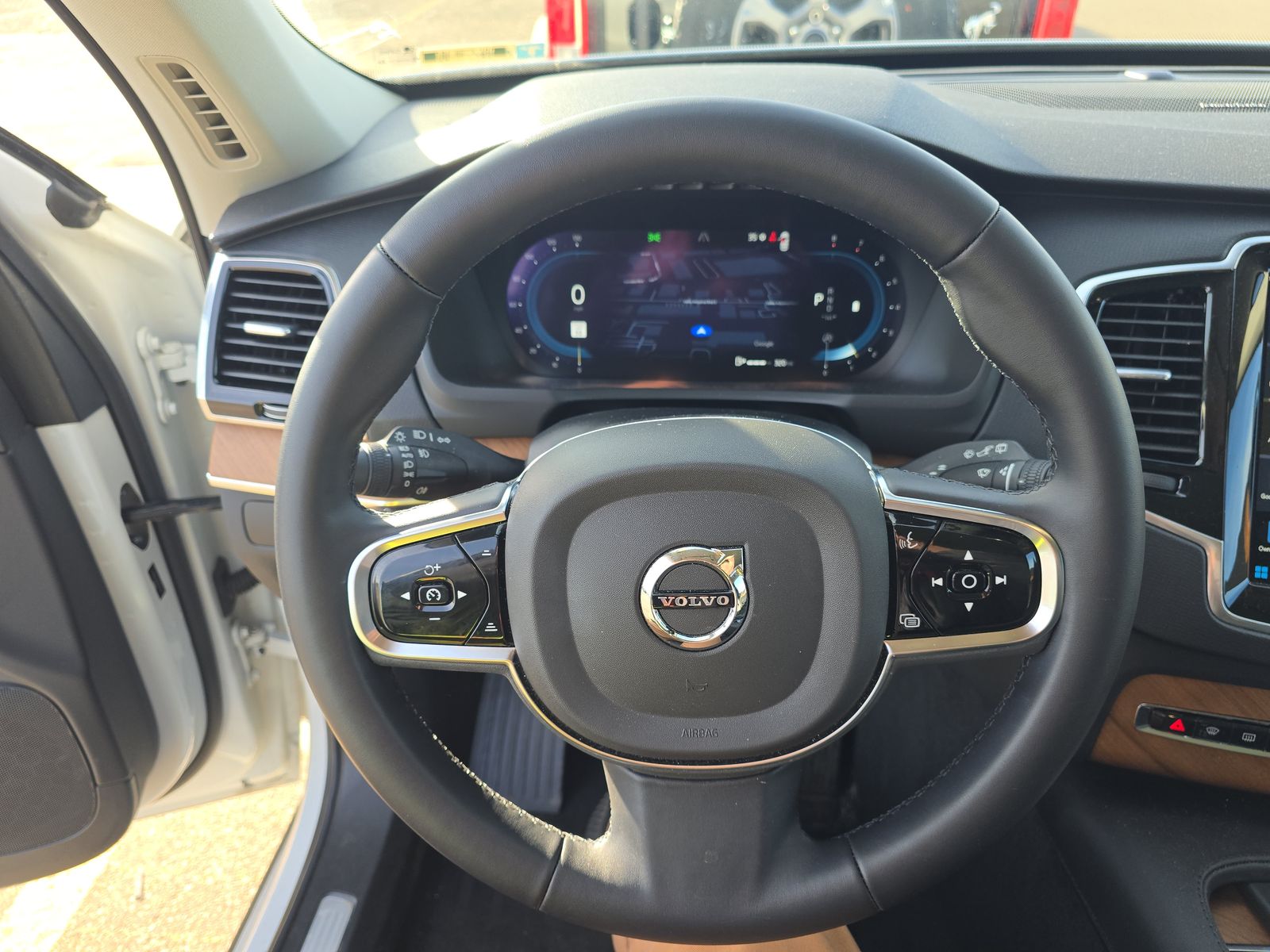 2024 Volvo XC90 B6 Plus AWD