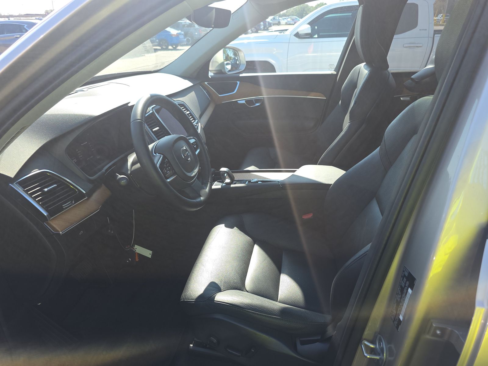 2024 Volvo XC90 B5 Plus AWD