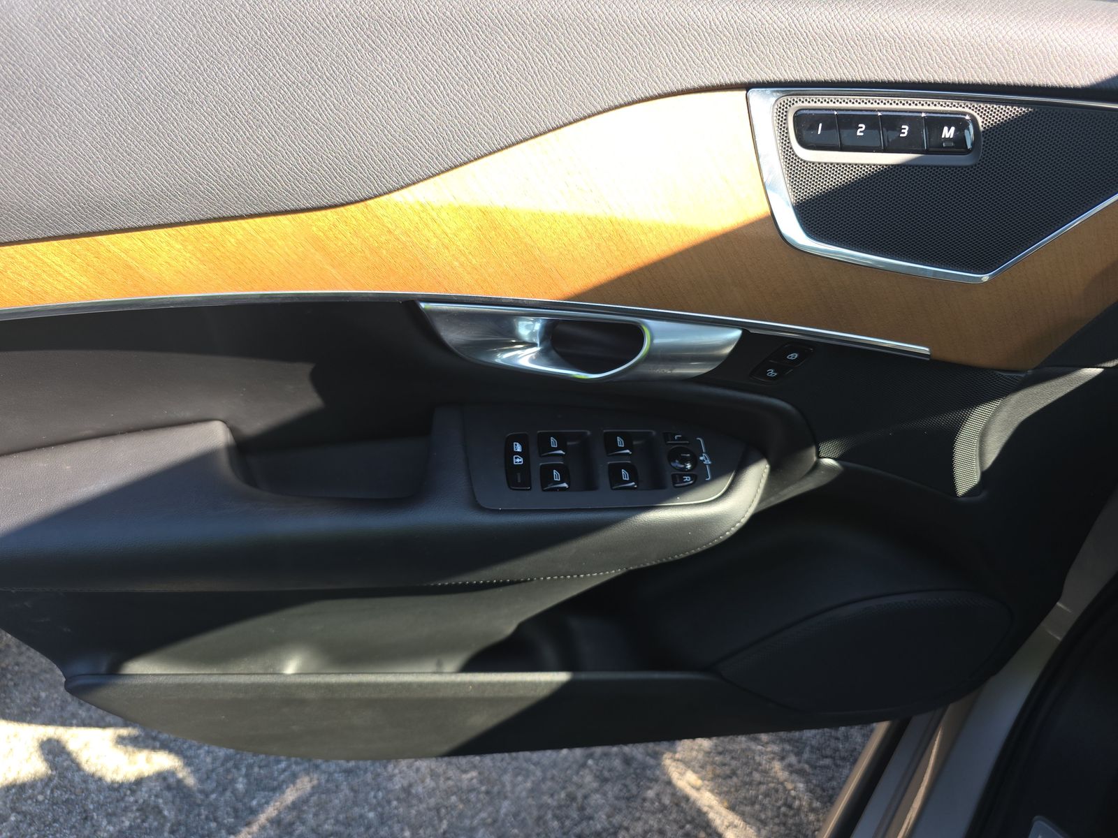 2024 Volvo XC90 B5 Plus AWD