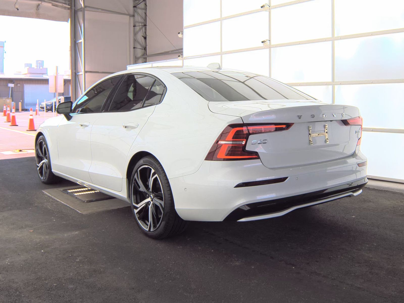 2024 Volvo S60 B5 Plus FWD