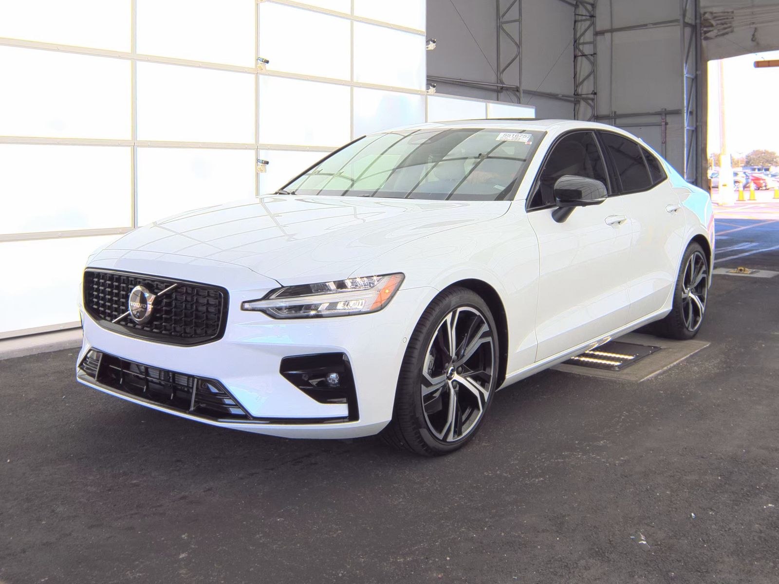 2024 Volvo S60 B5 Plus FWD