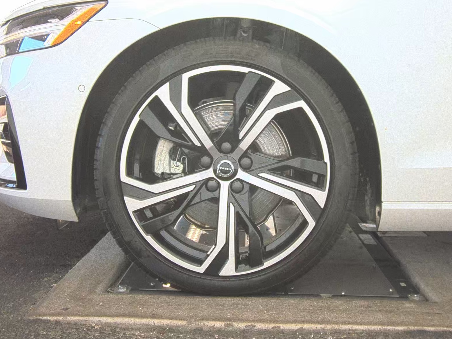 2024 Volvo S60 B5 Plus FWD