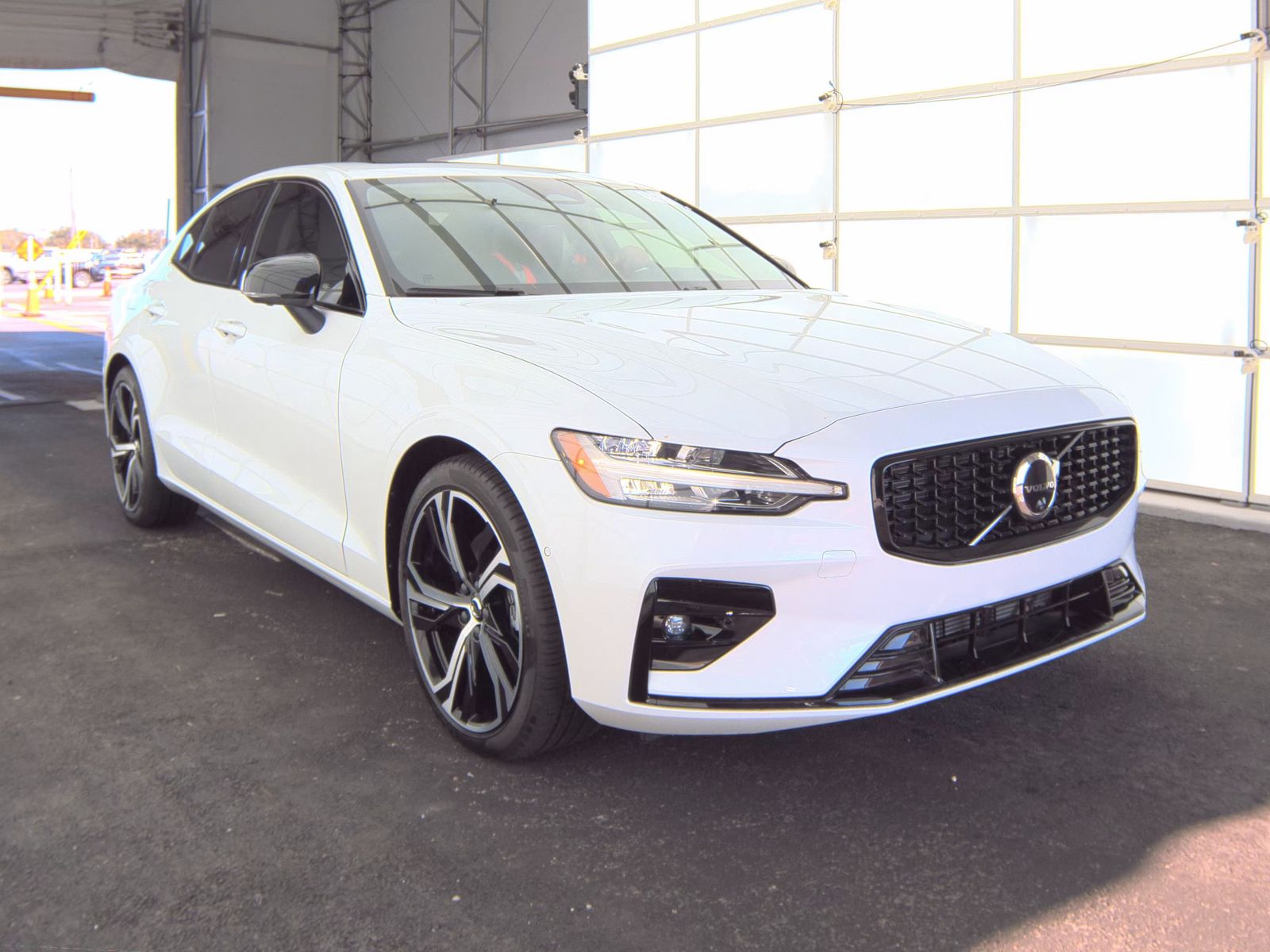 2024 Volvo S60 B5 Plus FWD