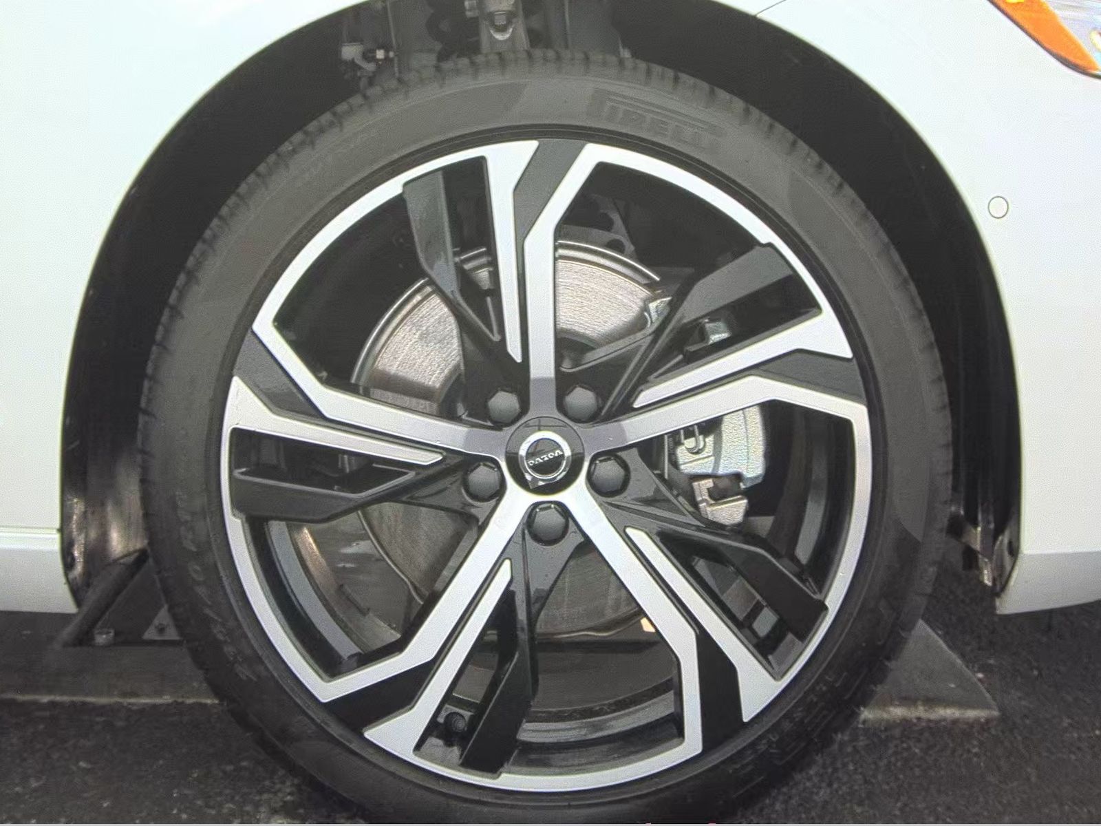 2024 Volvo S60 B5 Plus FWD