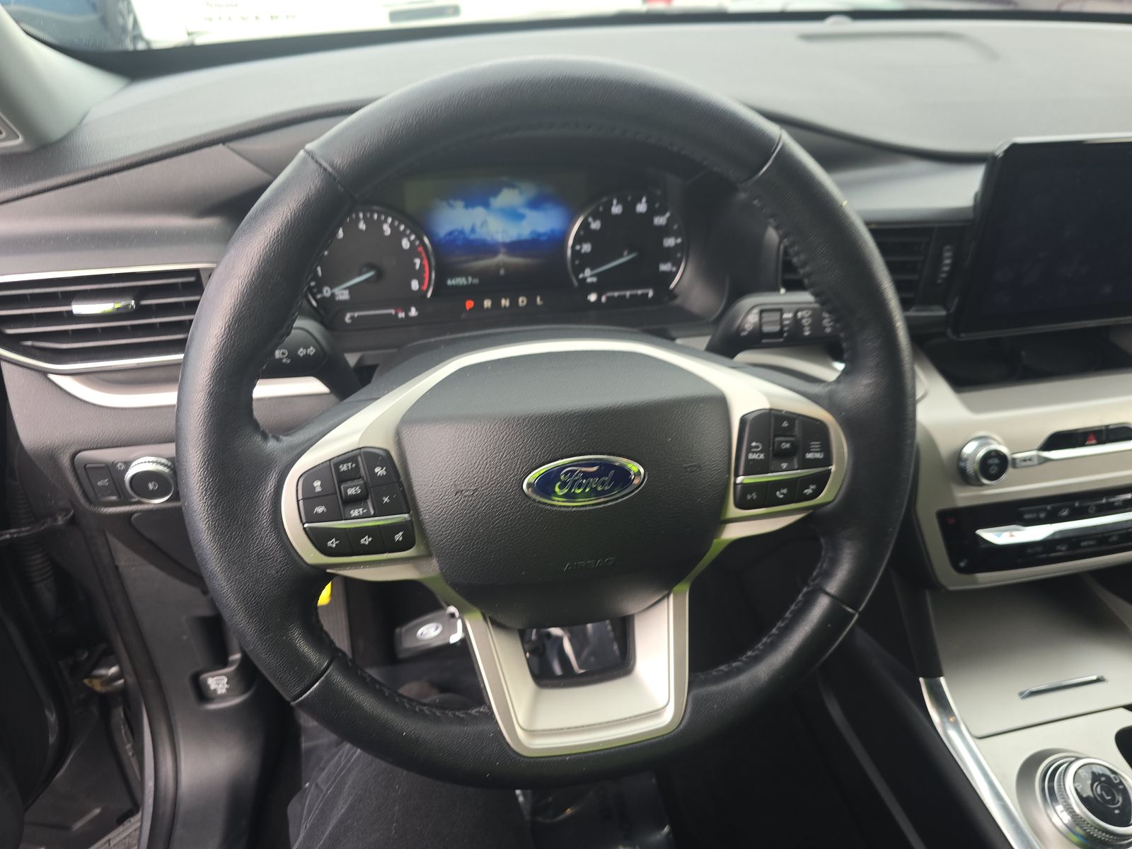 2022 Ford Explorer XLT AWD