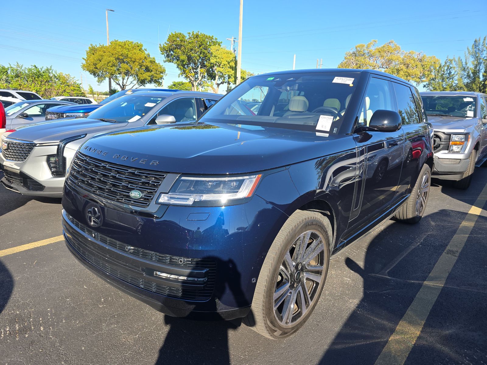 2023 Land Rover Range Rover SE AWD