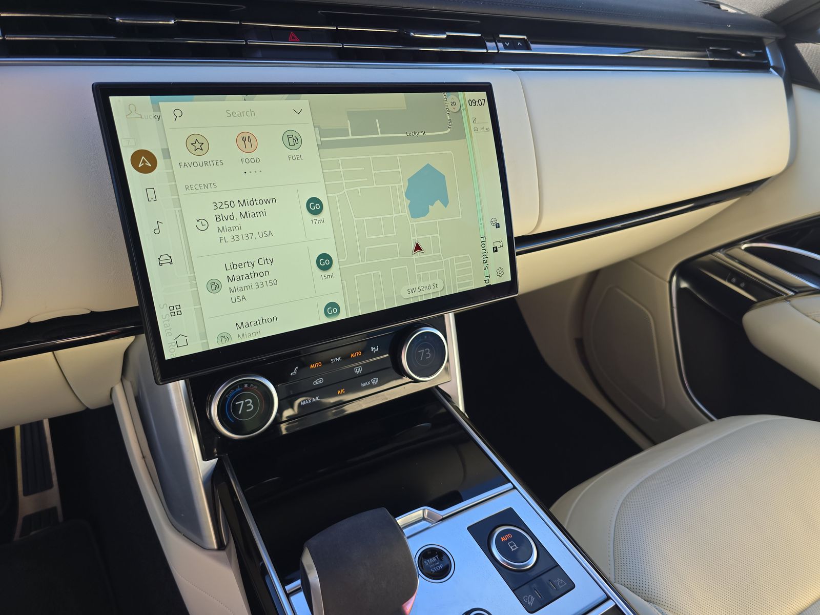 2023 Land Rover Range Rover SE AWD