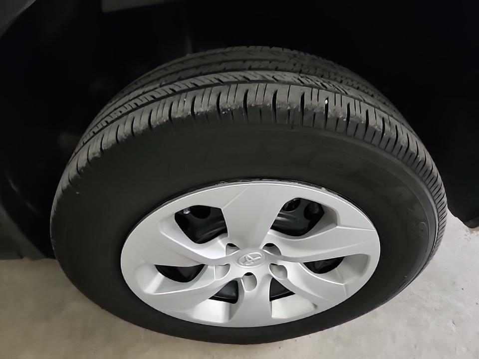 2024 Toyota RAV4 LE FWD