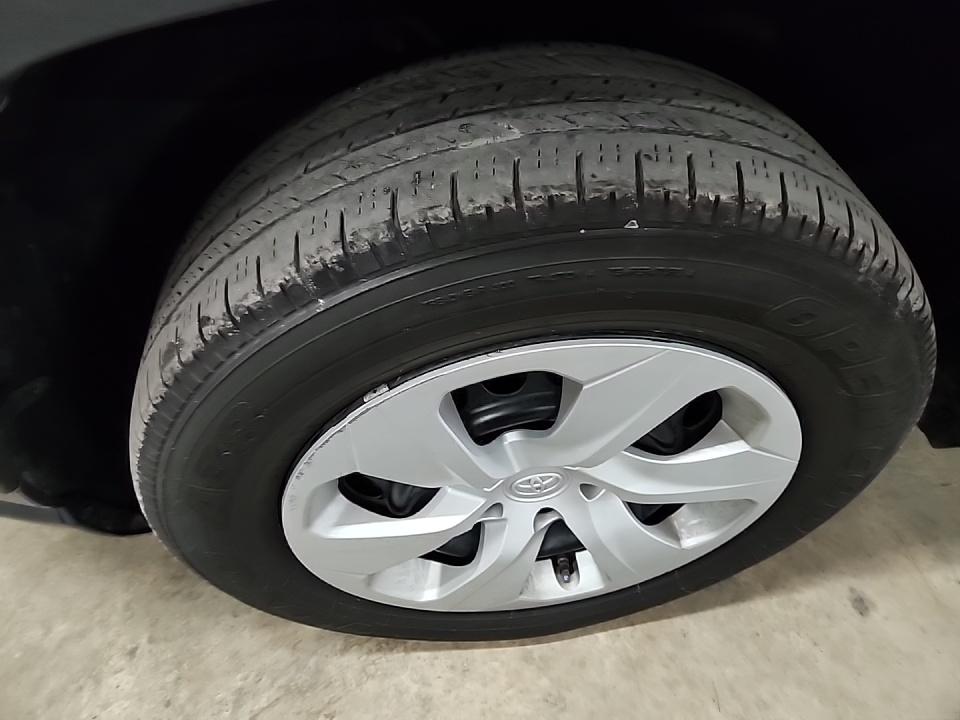 2024 Toyota RAV4 LE FWD