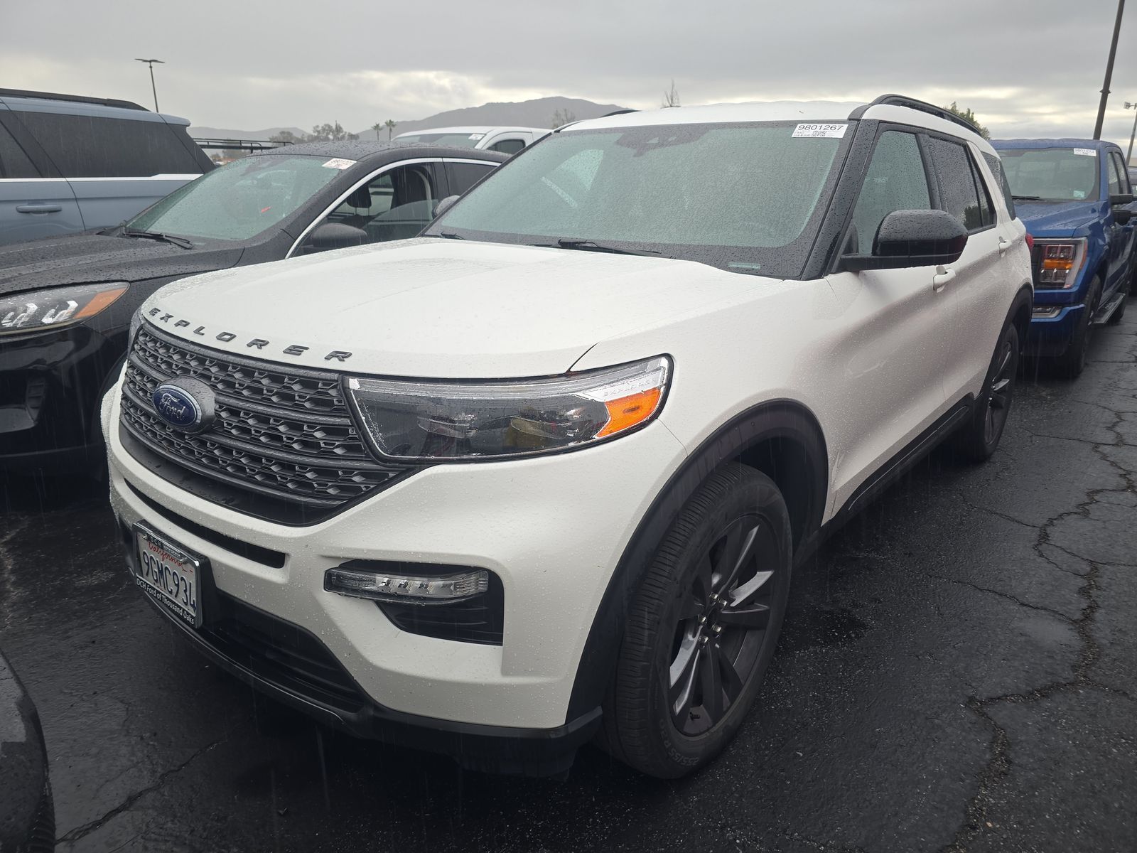2023 Ford Explorer XLT FWD