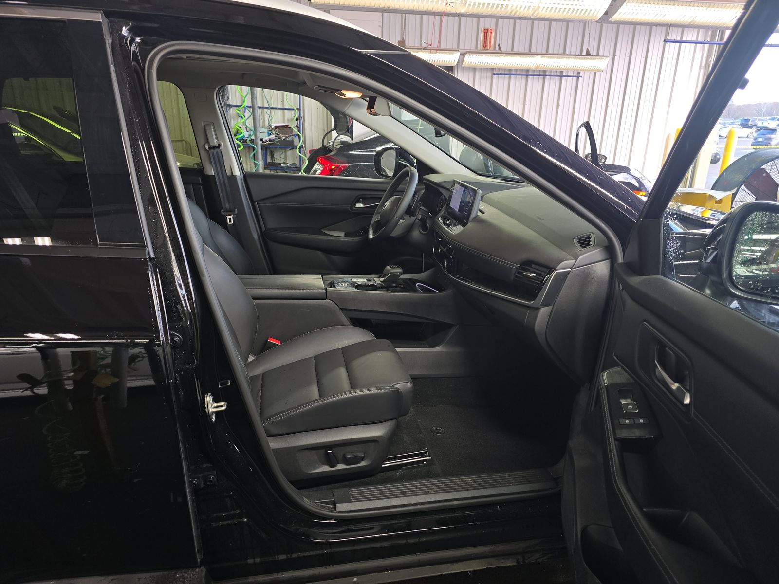 2025 Nissan Rogue SL FWD