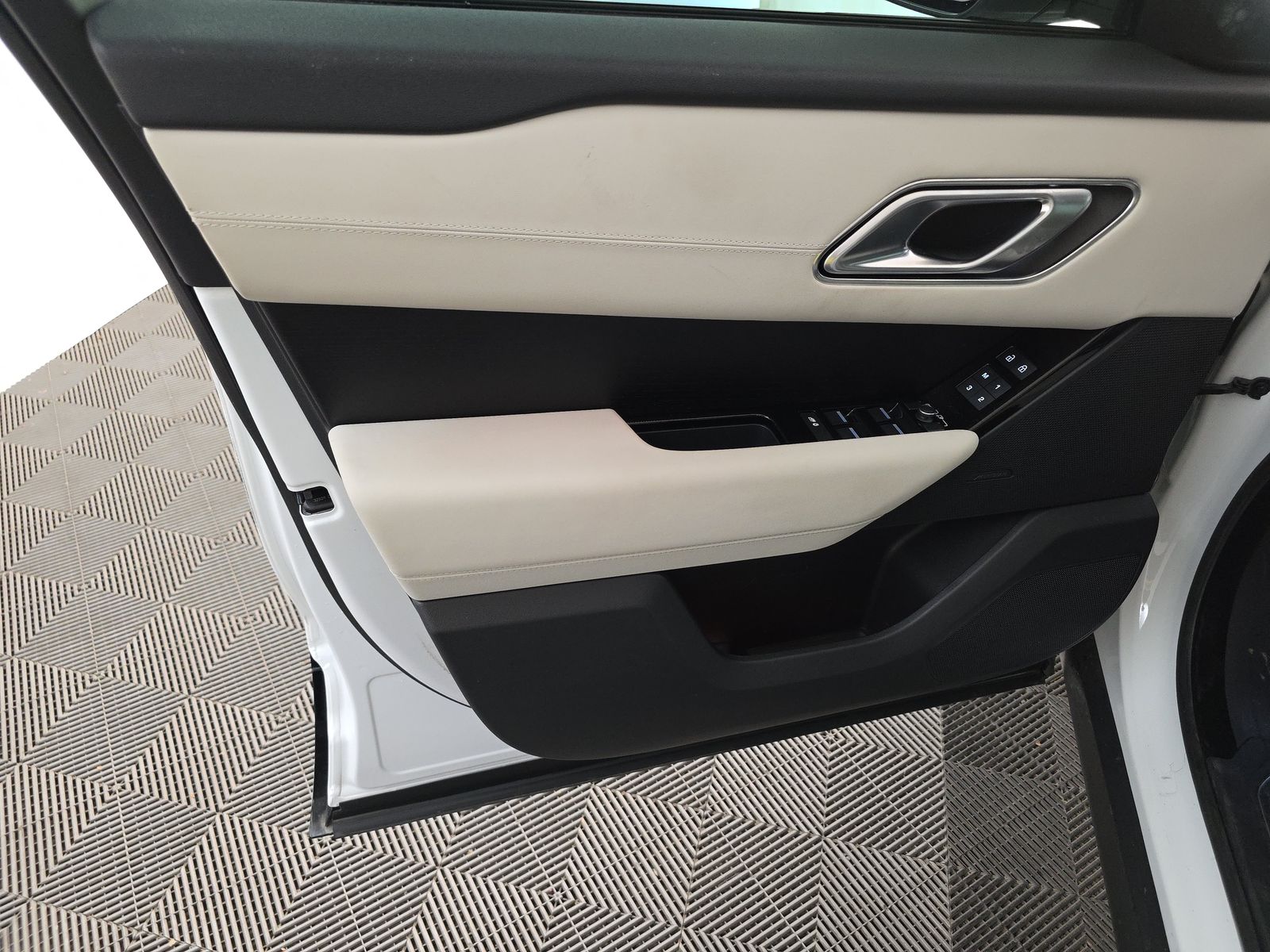 2023 Land Rover Range Rover Velar R-Dynamic S AWD