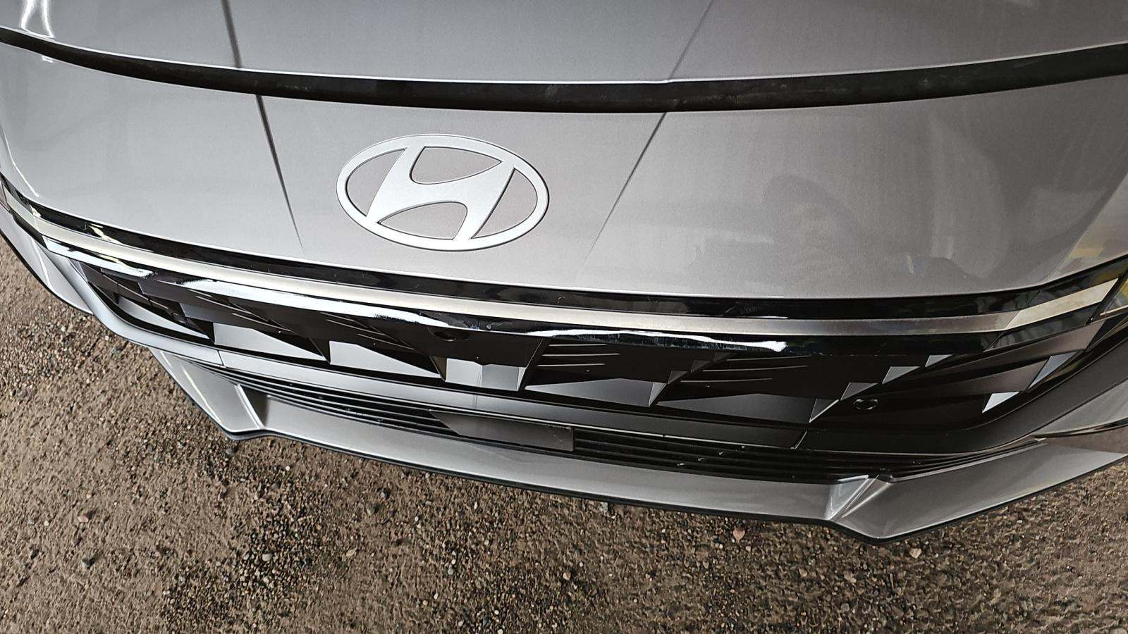 2025 Hyundai Elantra Hybrid Limited FWD