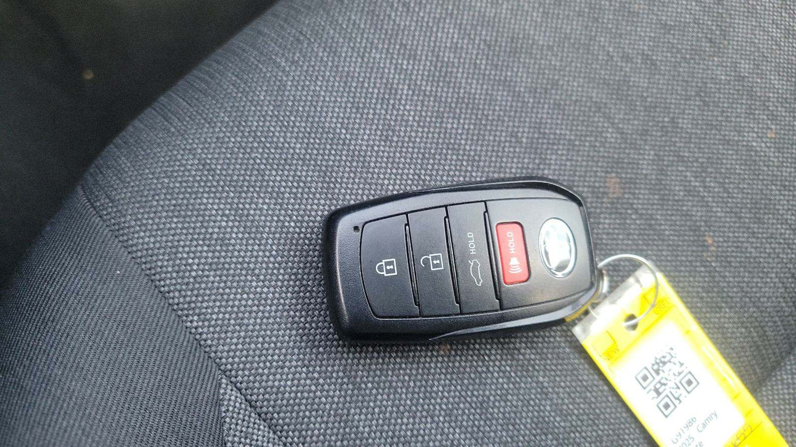 2025 Toyota Camry LE FWD