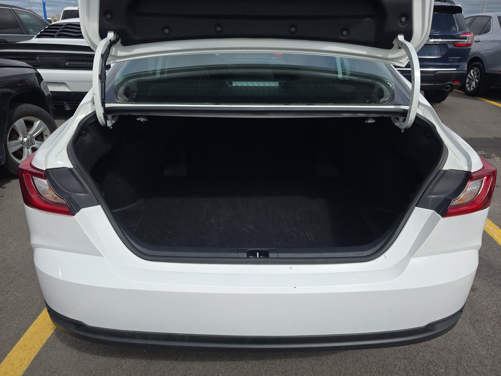 2025 Toyota Camry LE FWD