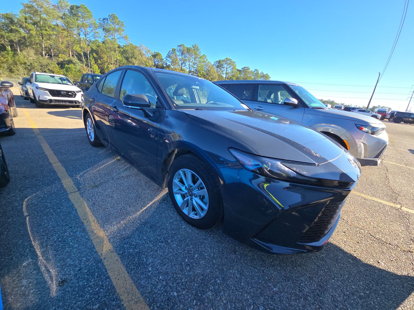 2025 Toyota Camry LE FWD