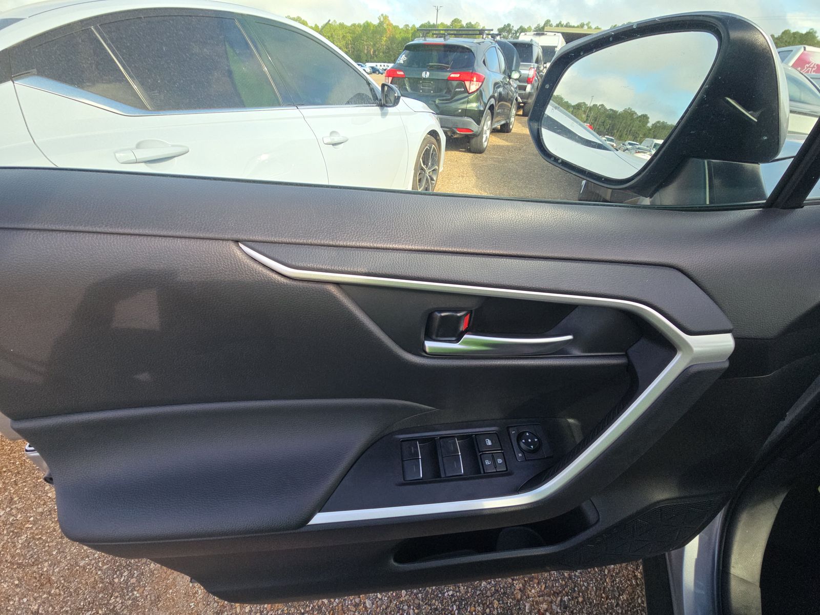 2025 Toyota RAV4 XLE AWD