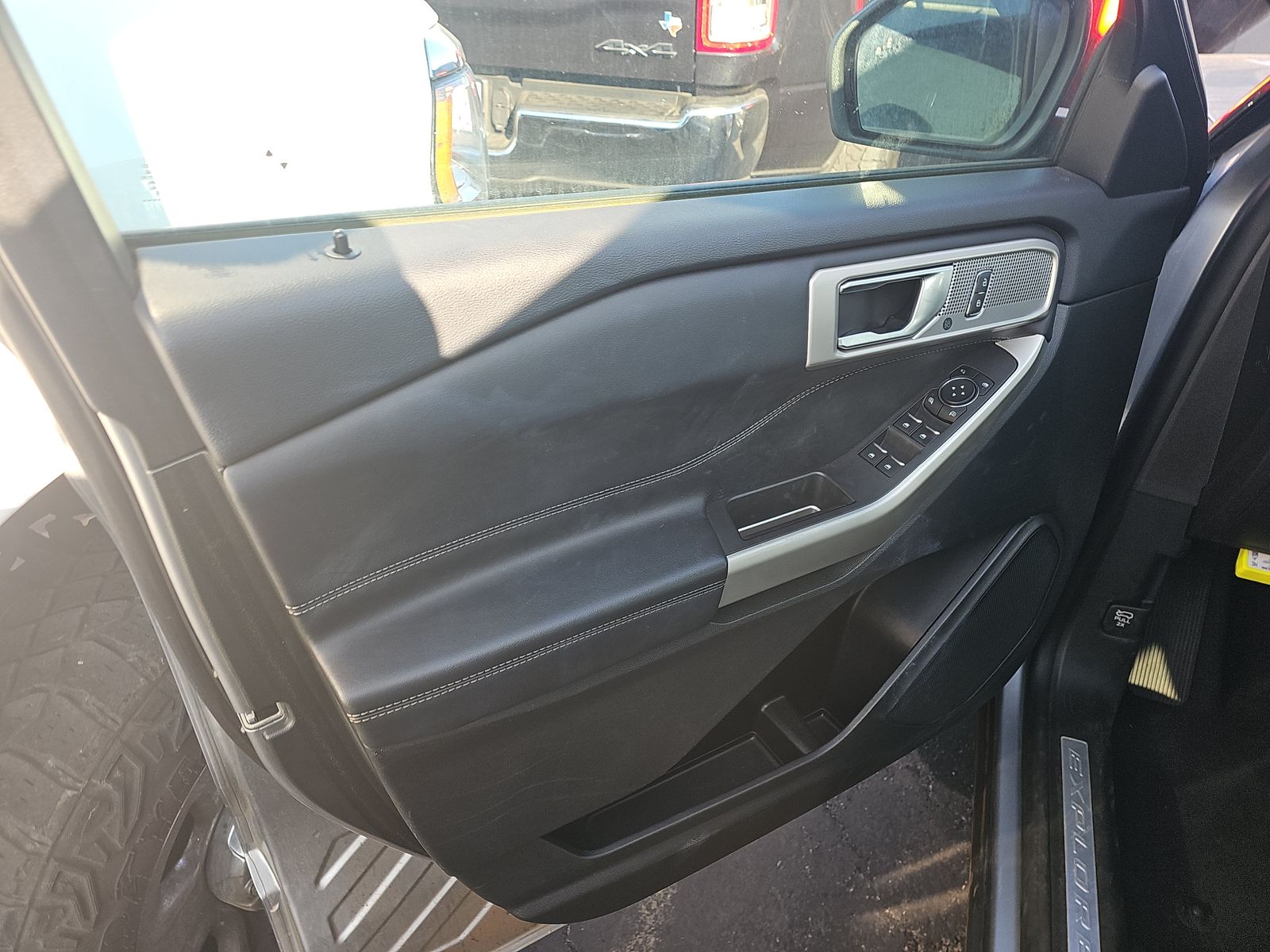 2023 Ford Explorer Limited AWD