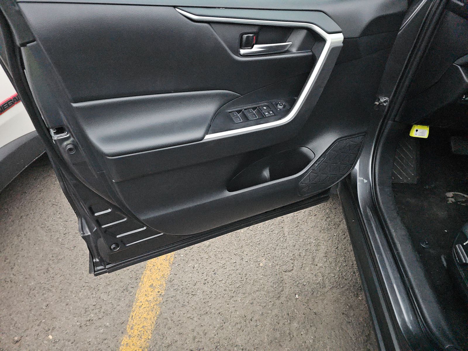 2024 Toyota RAV4 XLE AWD