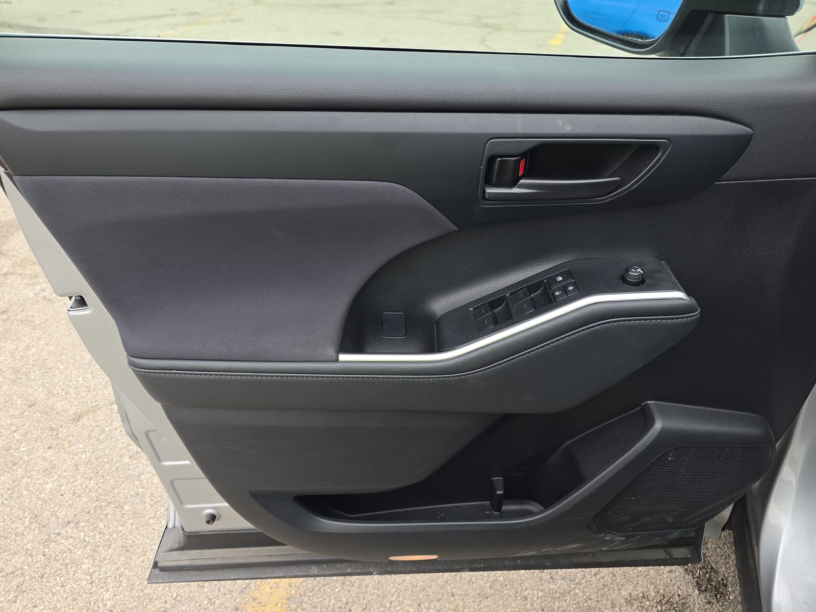 2024 Toyota Highlander LE AWD