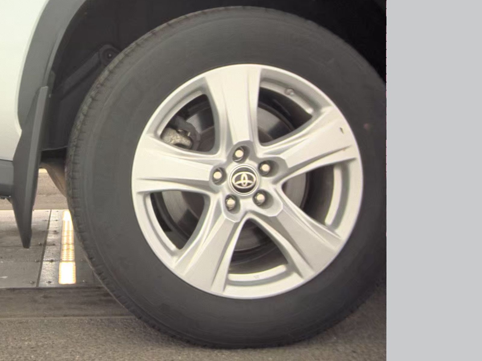 2024 Toyota Highlander LE AWD