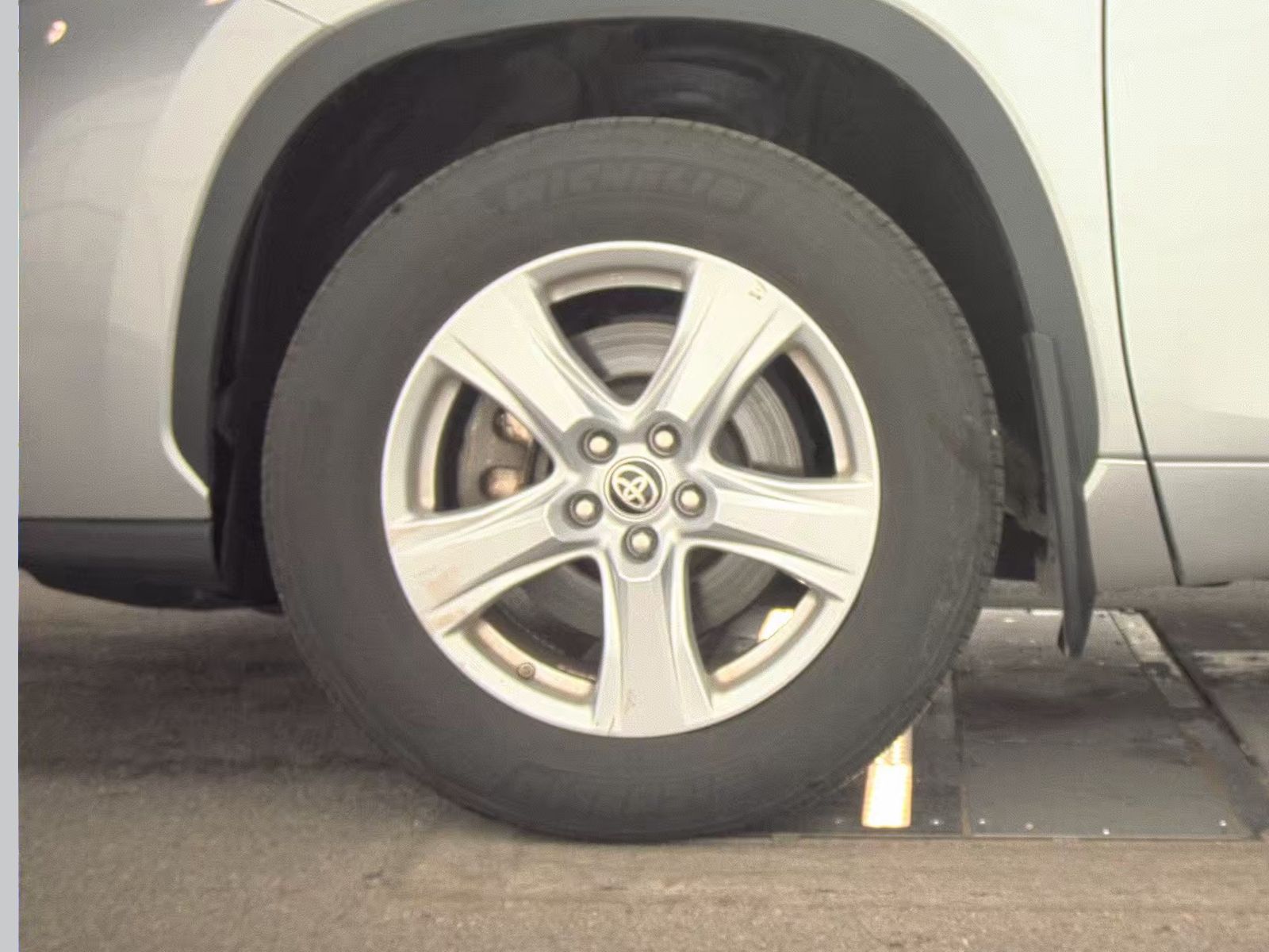 2024 Toyota Highlander LE AWD