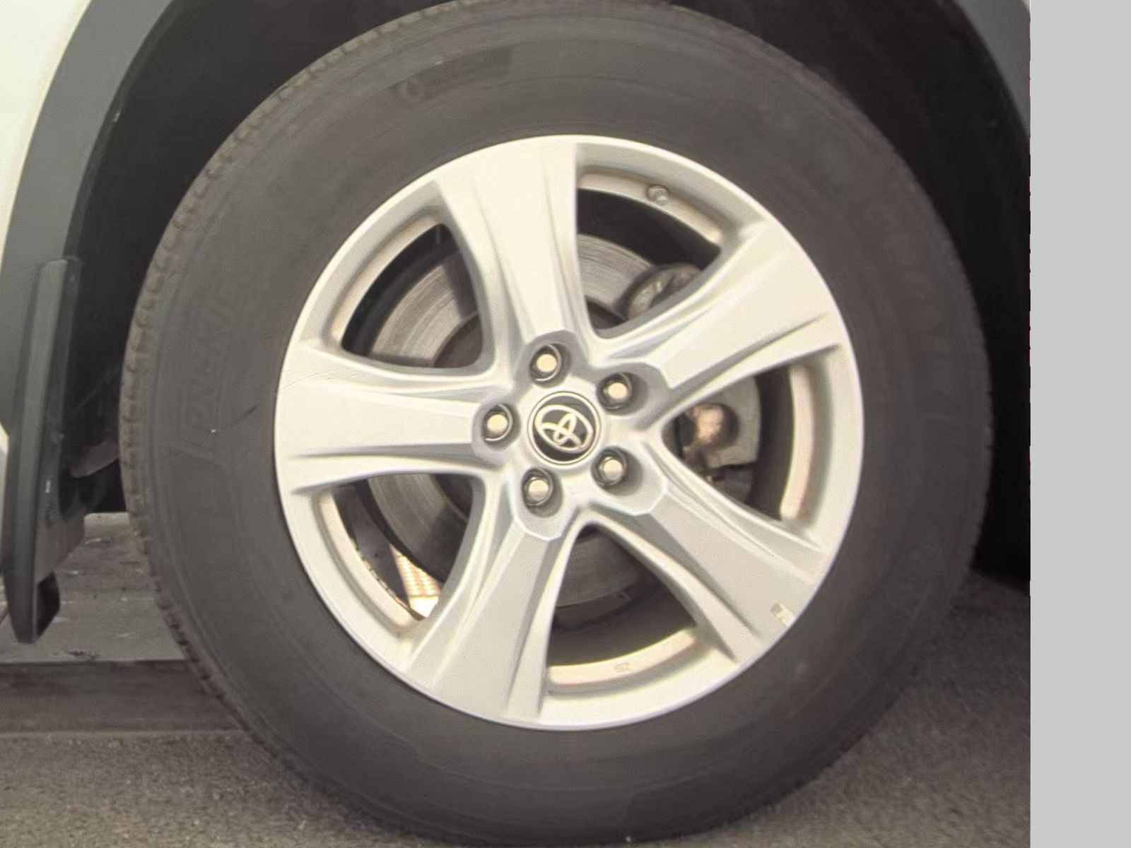 2024 Toyota Highlander LE AWD