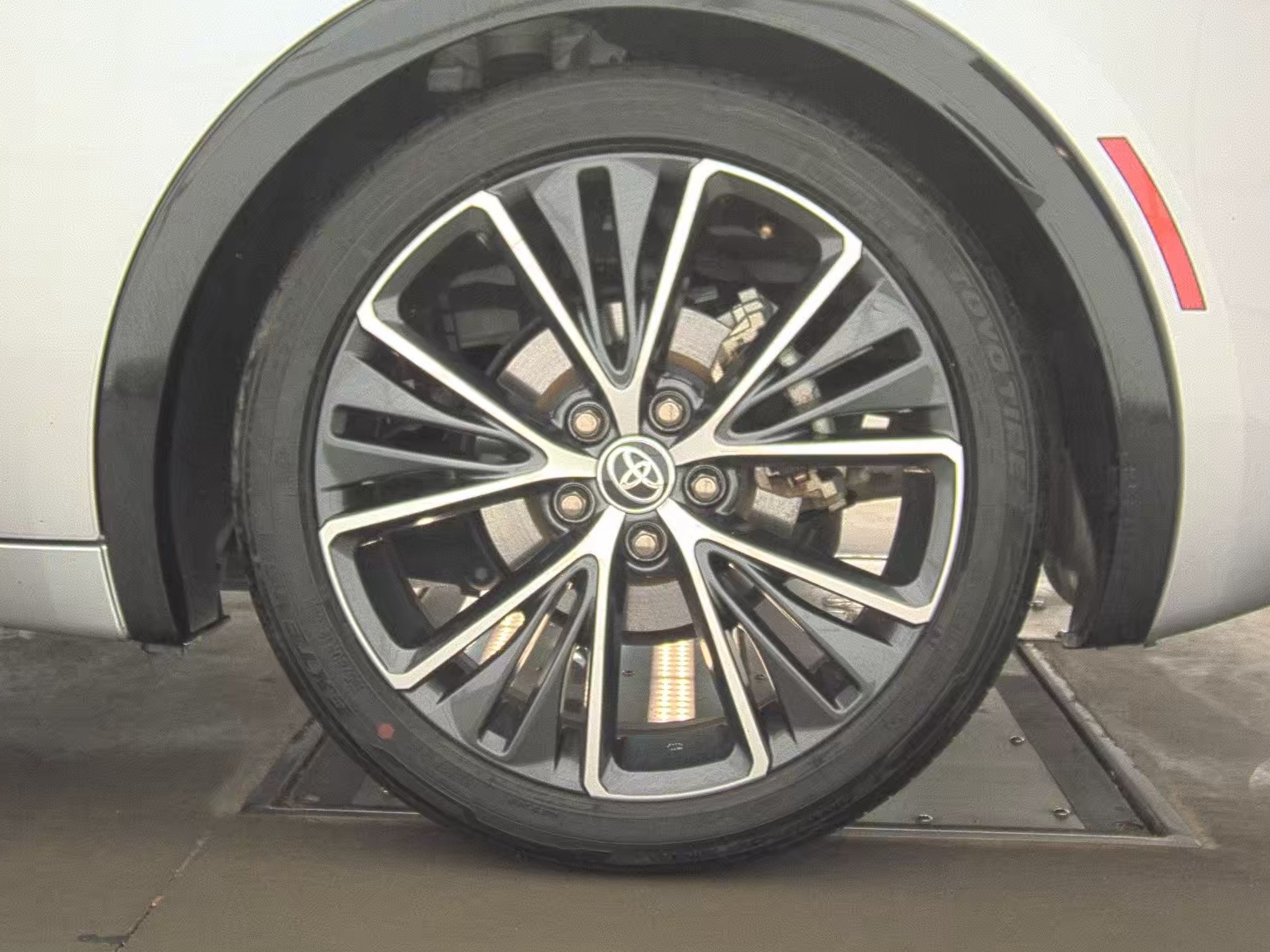 2024 Toyota Prius XLE FWD